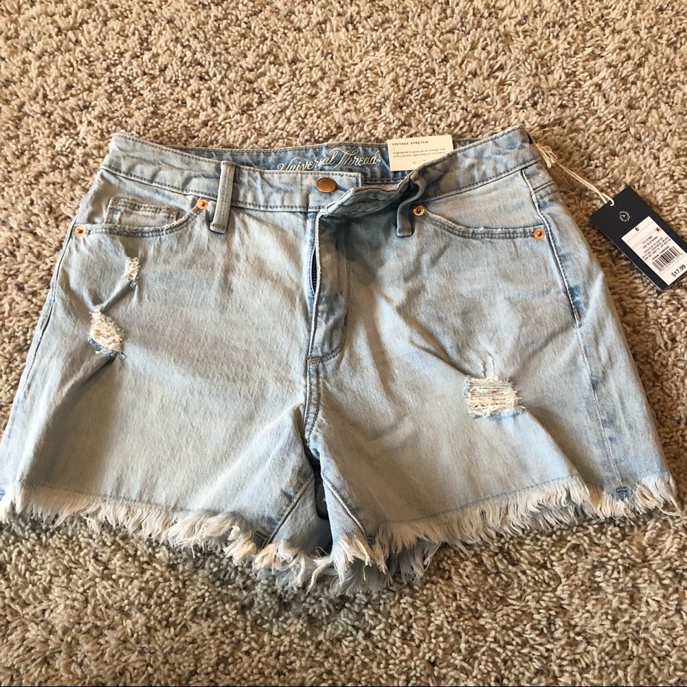 NWT Universal Thread Size 6 Shorts